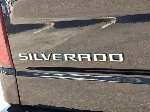 Used 2022 Chevrolet Silverado 1500 High Country w/ Z71 Off-Road Package AWD/4WD image 30
