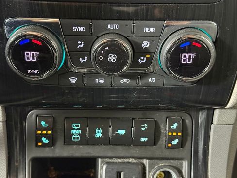 Used 2017 Chevrolet Traverse LT image 16