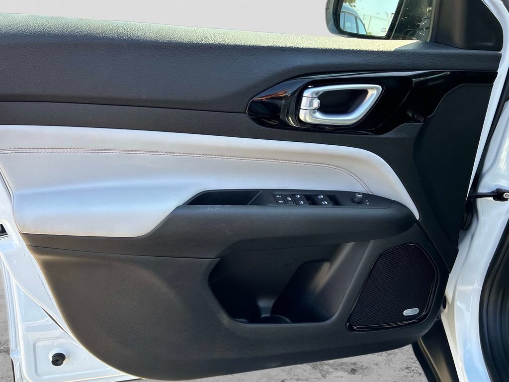 Used 2022 Jeep Compass Limited w/ Sun and Sound Group AWD/4WD image 20