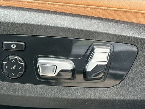 Used 2025 BMW X7 xDrive40i AWD/4WD image 27