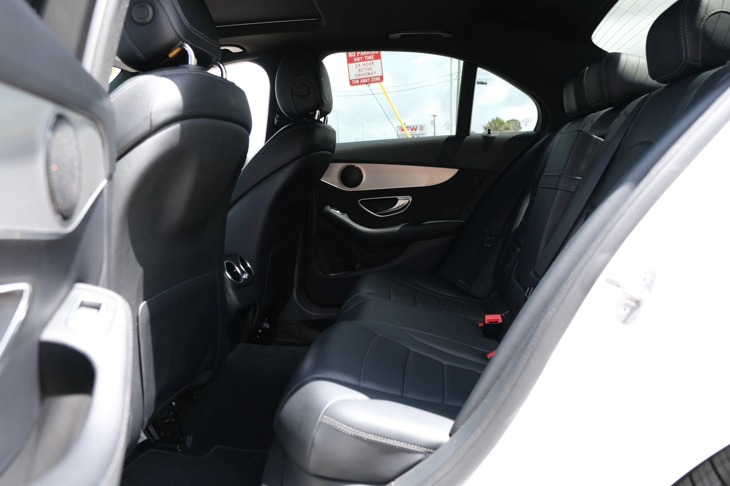 Used 2018 Mercedes-Benz C 350e Sedan image 12