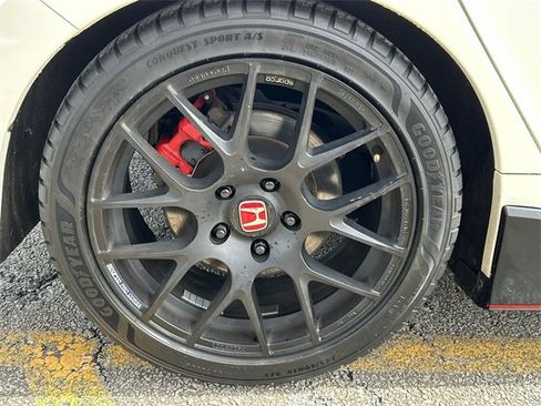 Used 2018 Honda Civic Type R image 12