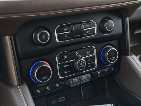 Used 2023 Chevrolet Tahoe High Country AWD/4WD image 18