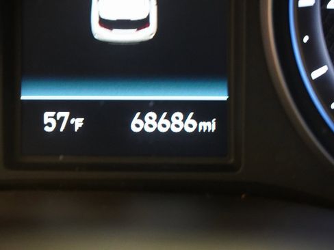 Used 2021 Hyundai Veloster N image 4