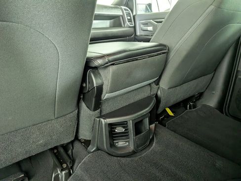 Used 2021 RAM 2500 Big Horn image 31