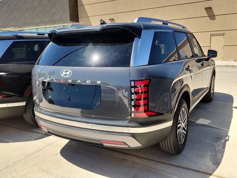 New 2026 Hyundai Palisade SEL image 3