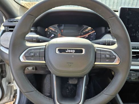 Certified 2024 Jeep Compass Latitude image 11