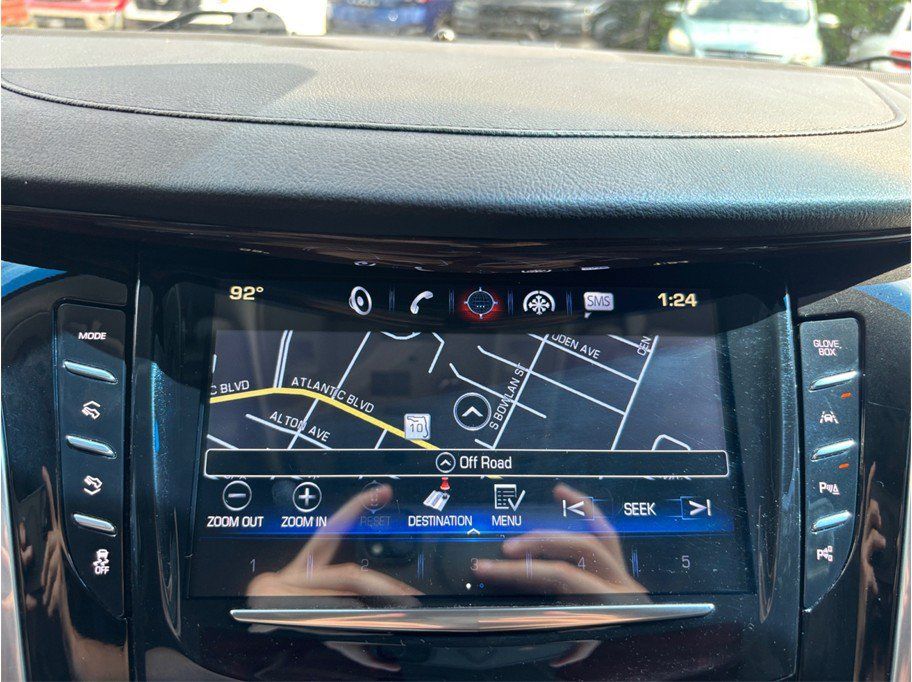 Used 2019 Cadillac Escalade Luxury w/ Escalade Sport Edition AWD/4WD image 31