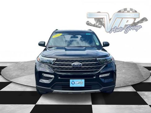 Used 2023 Ford Explorer XLT w/ Equipment Group 202A AWD/4WD image 2