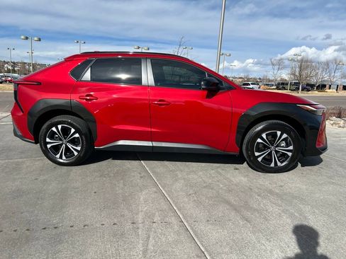 Used 2024 Toyota bZ4X XLE w/ Weather Package image 8