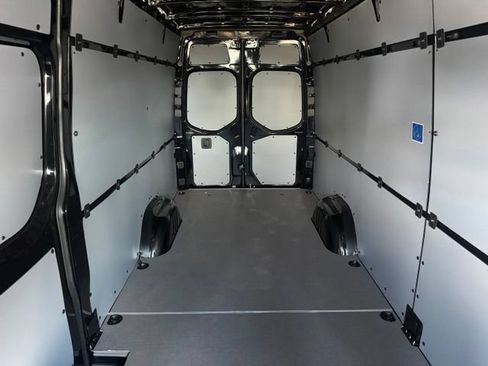 Used 2023 Mercedes-Benz Sprinter 2500 w/ Acoustic Package image 17
