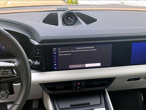 Certified 2025 Porsche Macan 4 Electric AWD/4WD image 10