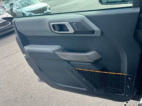 Used 2022 Ford Bronco Badlands image 15