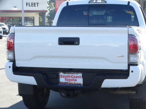 Used 2023 Toyota Tacoma TRD Off-Road w/ TRD Premium Off Road Package image 15