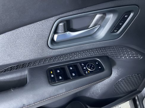 Certified 2025 Nissan Ariya AWD image 14