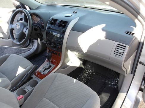 Used 2009 Toyota Corolla XLE image 12