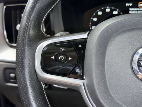 Used 2019 Volvo XC60 T8 R-Design image 31