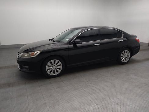 Used 2015 Honda Accord Touring image 2
