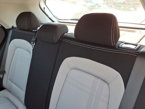 Used 2026 Hyundai Venue SEL image 17