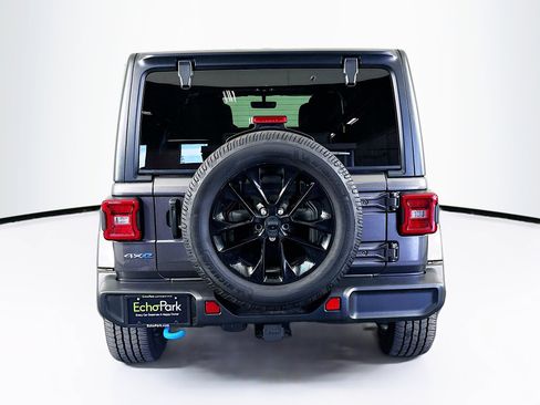 Used 2023 Jeep Wrangler Sahara w/ Cold Weather Group AWD/4WD image 7