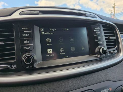 Used 2017 Kia Sorento FWD w/ LX Convenience Package image 24