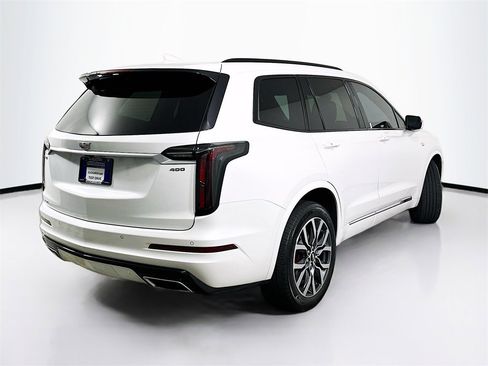 Used 2023 Cadillac XT6 Sport image 7