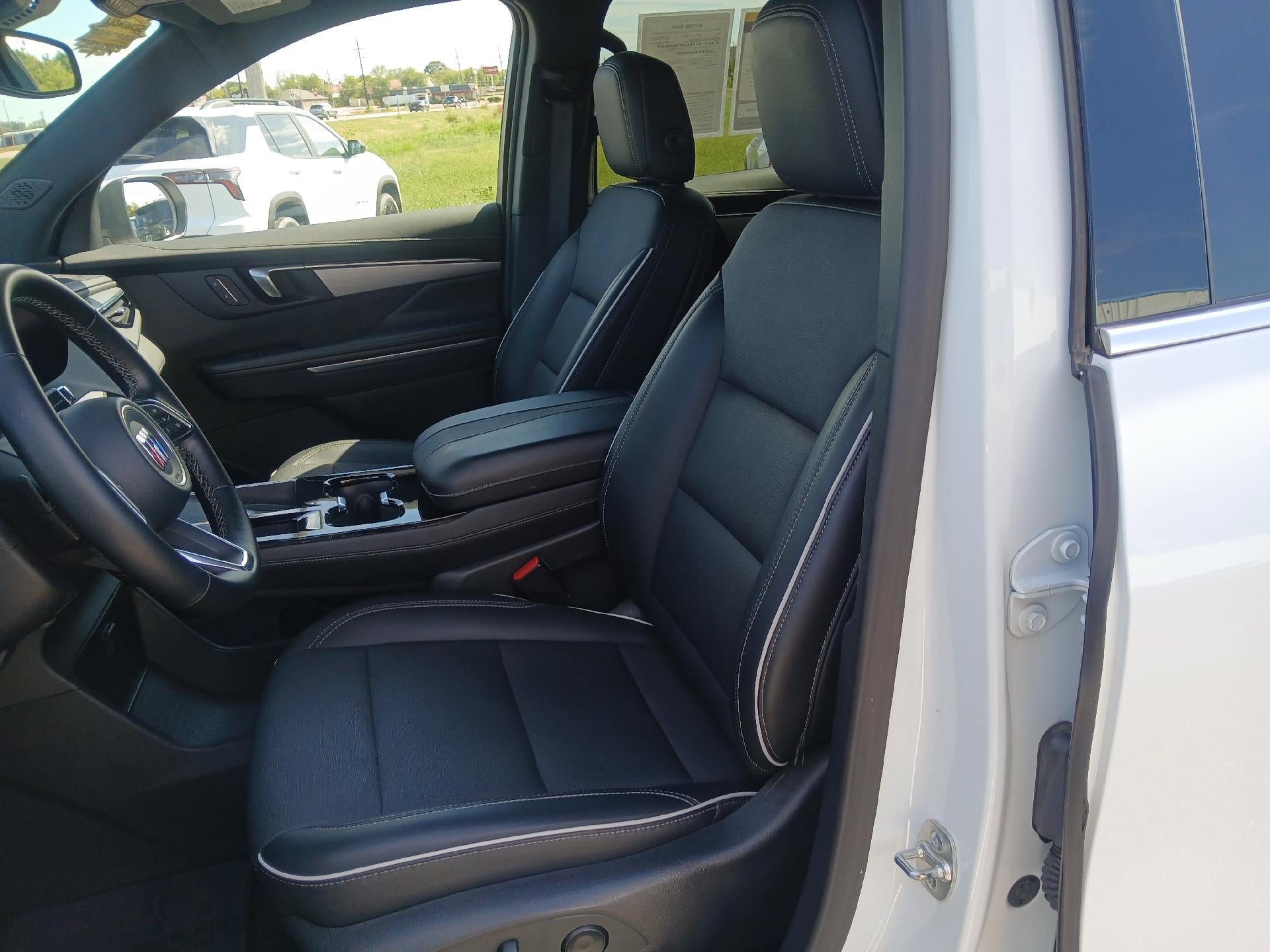 Used 2025 Buick Enclave Preferred FWD image 12