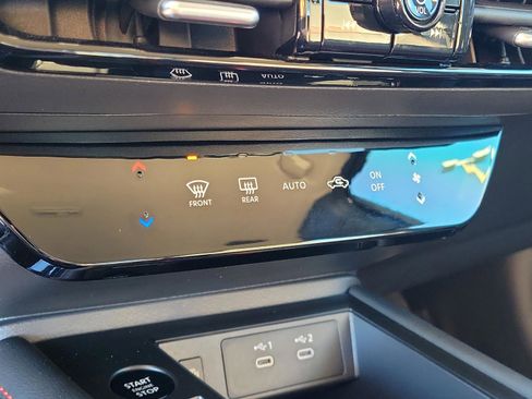 Certified 2025 Nissan Kicks SR image 26