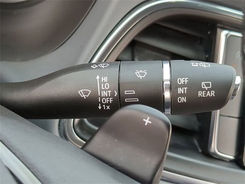 Used 2024 Buick Enclave Premium image 23