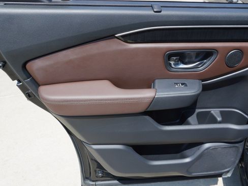 Used 2023 Honda Pilot Elite image 36