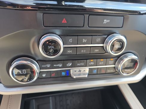 Used 2022 Ford Expedition XLT AWD/4WD image 30