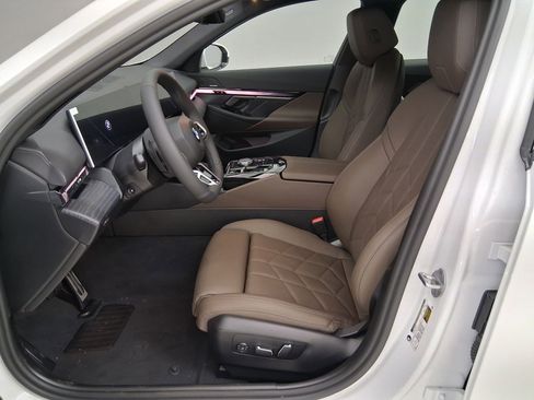 New 2026 BMW 530i w/ M Sport Package image 3