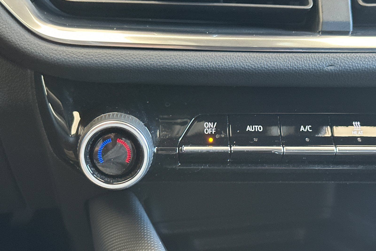 Used 2024 Chevrolet Equinox EV LT FWD image 29