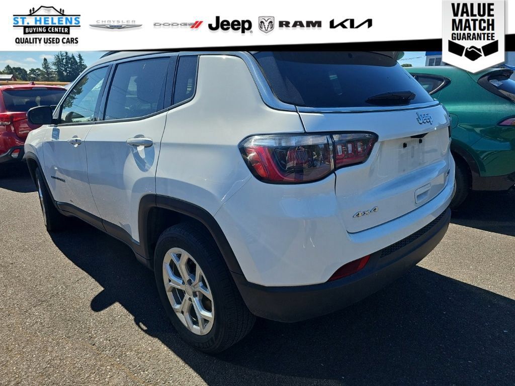 Used 2024 Jeep Compass Latitude AWD/4WD image 5
