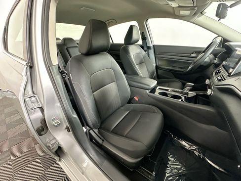 Used 2024 Nissan Altima 2.5 SV FWD image 28