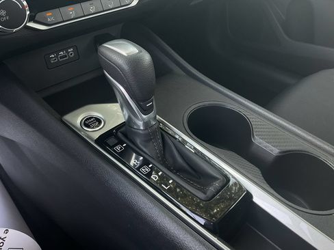 Used 2025 Nissan Altima 2.5 SV FWD image 19