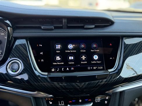 Used 2025 Cadillac XT6 Premium Luxury w/ Technology Package AWD/4WD image 32