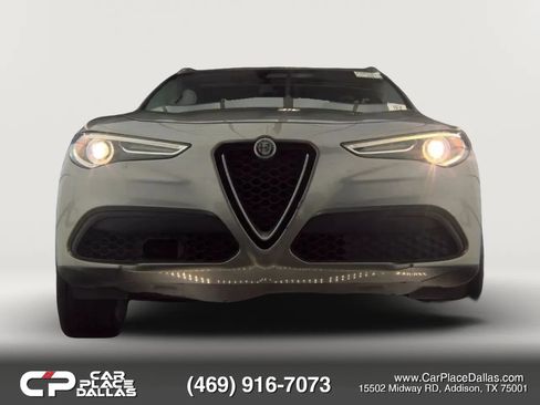 Used 2018 Alfa Romeo Stelvio AWD image 6