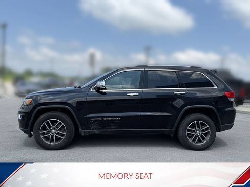 Used 2017 Jeep Grand Cherokee Limited AWD/4WD image 8