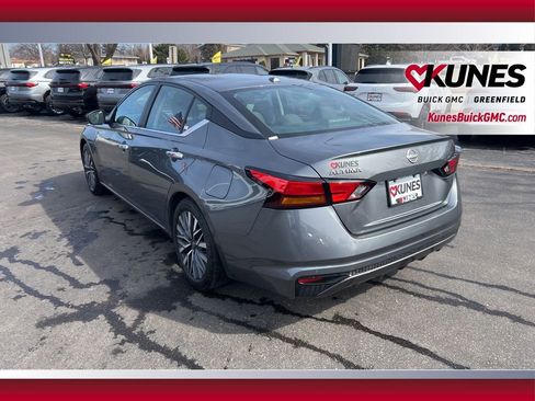 Used 2025 Nissan Altima 2.5 SV image 9