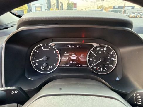 Used 2025 Nissan Rogue S AWD/4WD image 19