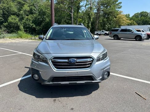 Used 2018 Subaru Outback 2.5i Limited AWD/4WD image 2