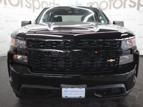 Used 2020 Chevrolet Silverado 1500 Custom w/ Custom Value Package image 11
