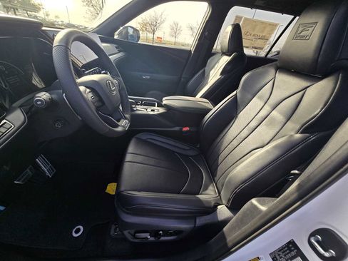 New 2026 Lexus TX 500h AWD image 24