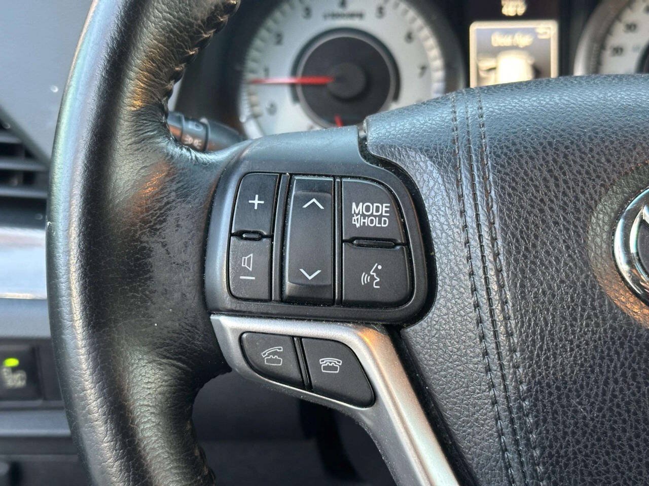 Used 2015 Toyota Sienna SE Premium FWD image 24