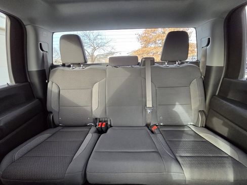 Used 2025 Chevrolet Silverado 2500 Custom w/ Custom Value Package image 27