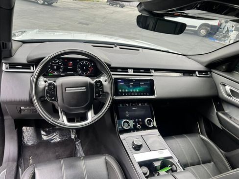 Used 2018 Land Rover Range Rover Velar R-Dynamic SE AWD/4WD image 25