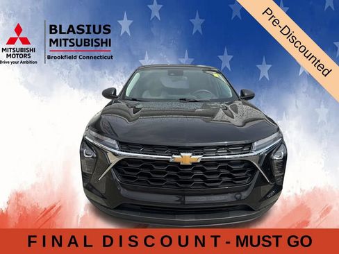 Used 2024 Chevrolet Trax LS FWD image 3
