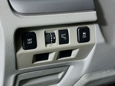 Used 2018 Subaru Forester 2.5i Premium image 17