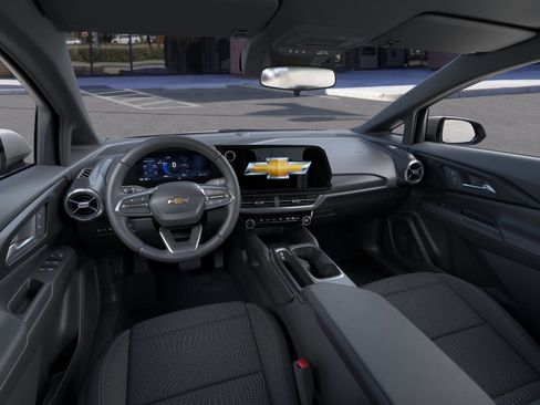 New 2026 Chevrolet Equinox EV LT image 39